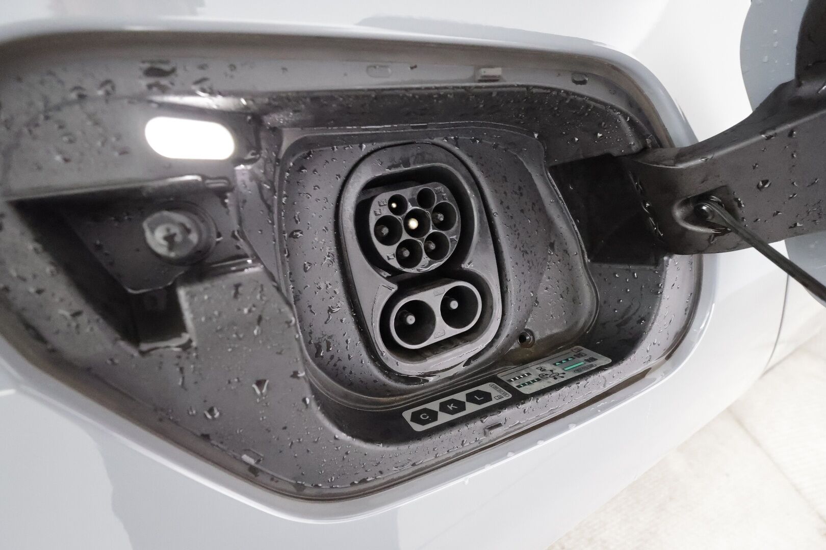 CUPRA Born 2023 e-Boost 170 kW 58 kWh - | ACC | ILP | Sähköpenkit hieronnalla | Bucket Seat | Keyless | P.kamera | Lane Assist | Side Assist | LED | Ambient light | 2x renkaat aluin | 