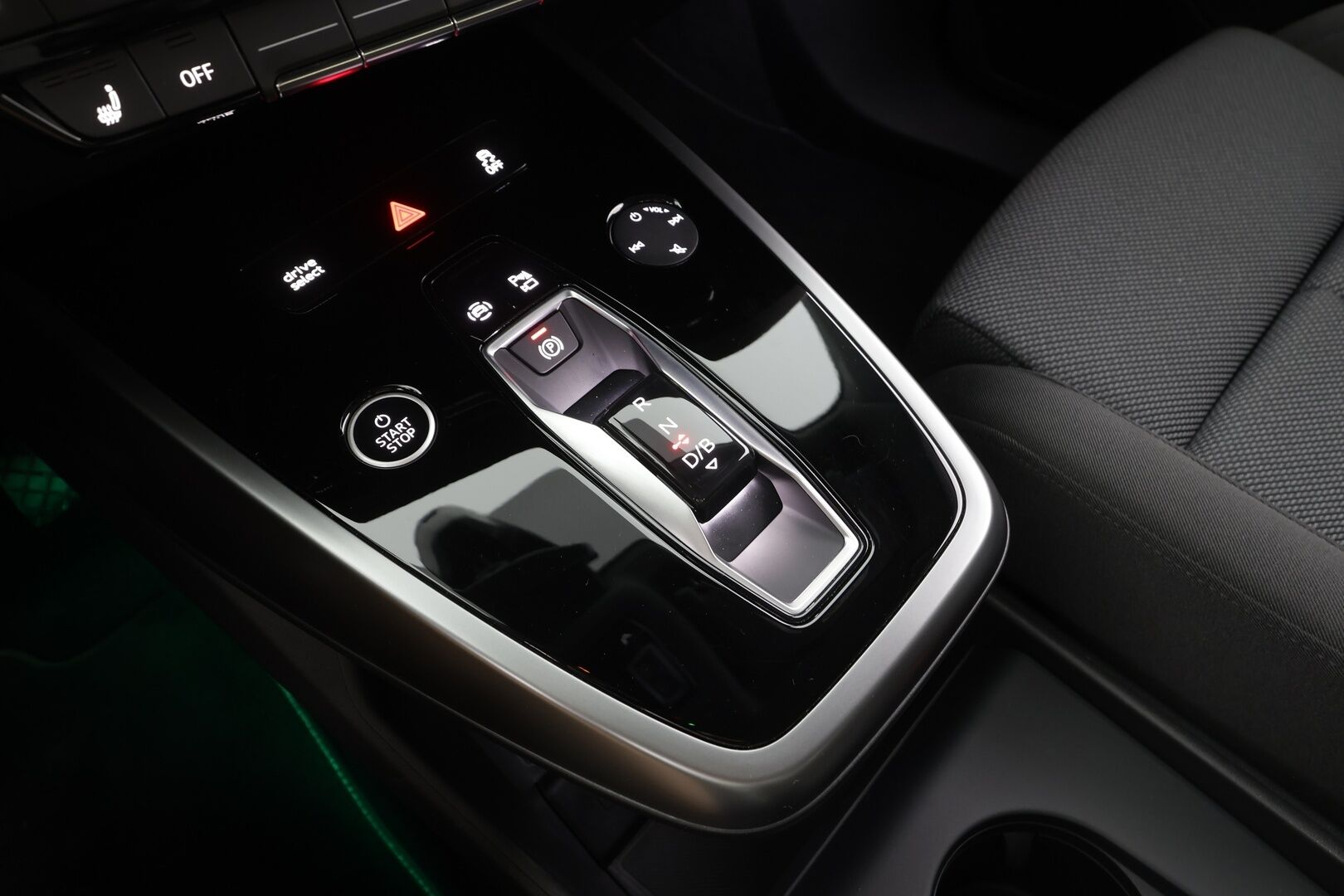 AUDI Q4 E-TRON 2023 40 Sportback S-line - | ACC | ILP | Matrix | Koukku | Sporttipenkit | P.kamera | Ambient | Audi sound system | Sähk. takaluukku |