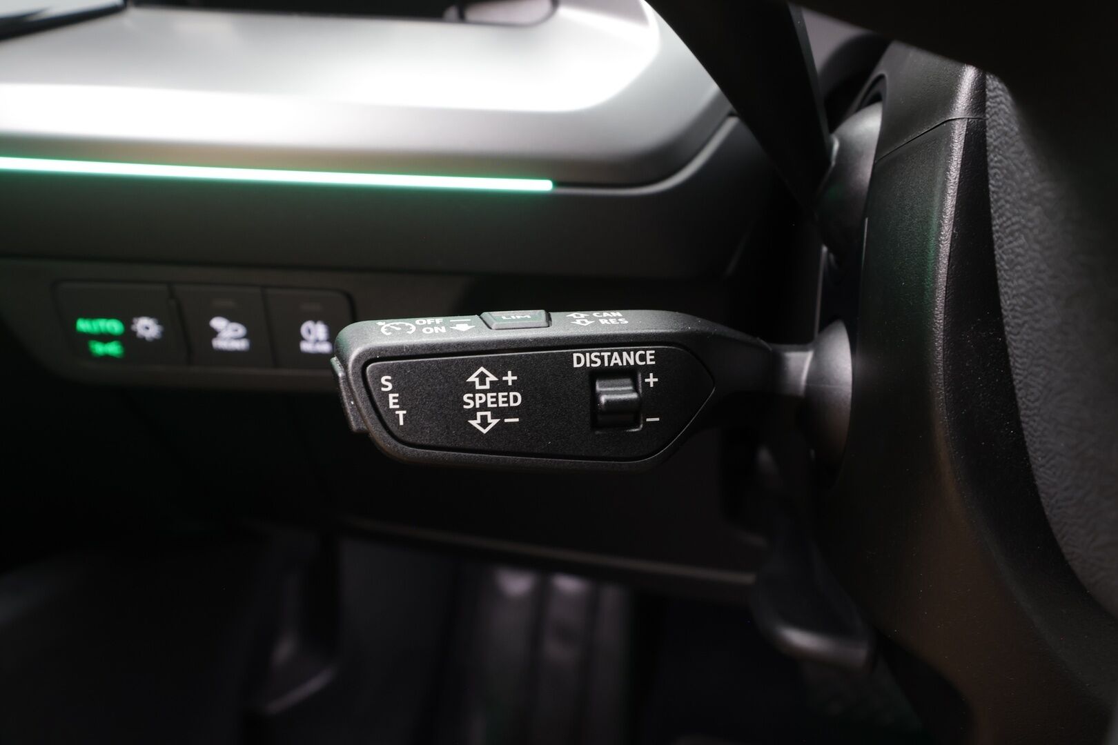 AUDI Q4 E-TRON 2023 40 Sportback S-line - | ACC | ILP | Matrix | Koukku | Sporttipenkit | P.kamera | Ambient | Audi sound system | Sähk. takaluukku |