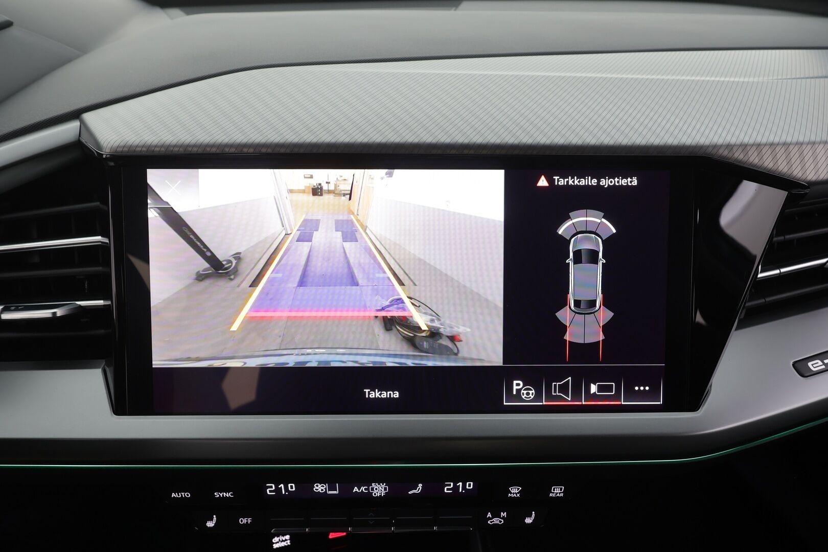 AUDI Q4 E-TRON 2023 40 Sportback S-line - | ACC | ILP | Matrix | Koukku | Sporttipenkit | P.kamera | Ambient | Audi sound system | Sähk. takaluukku |