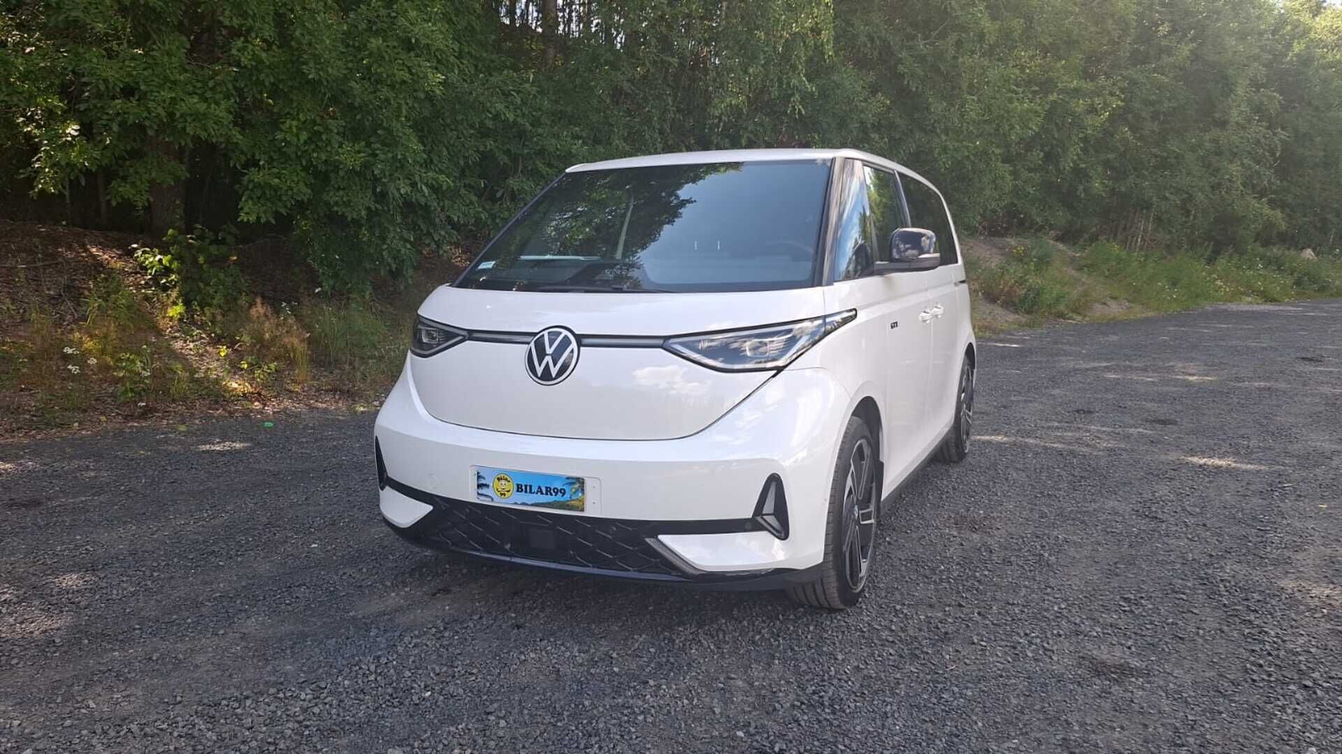 VOLKSWAGEN ID. BUZZ 2026 GTX 5p - | Akuston Esilämmitys | ACC | Koukku | ILP | IQ-Light Matrix LED | Hierovat Muistipenkit | P.Kamera | Ratinlämmitys | Sporttipenkit | Apple&Android | Merkkihuollettu | Kahdet Renkaat |