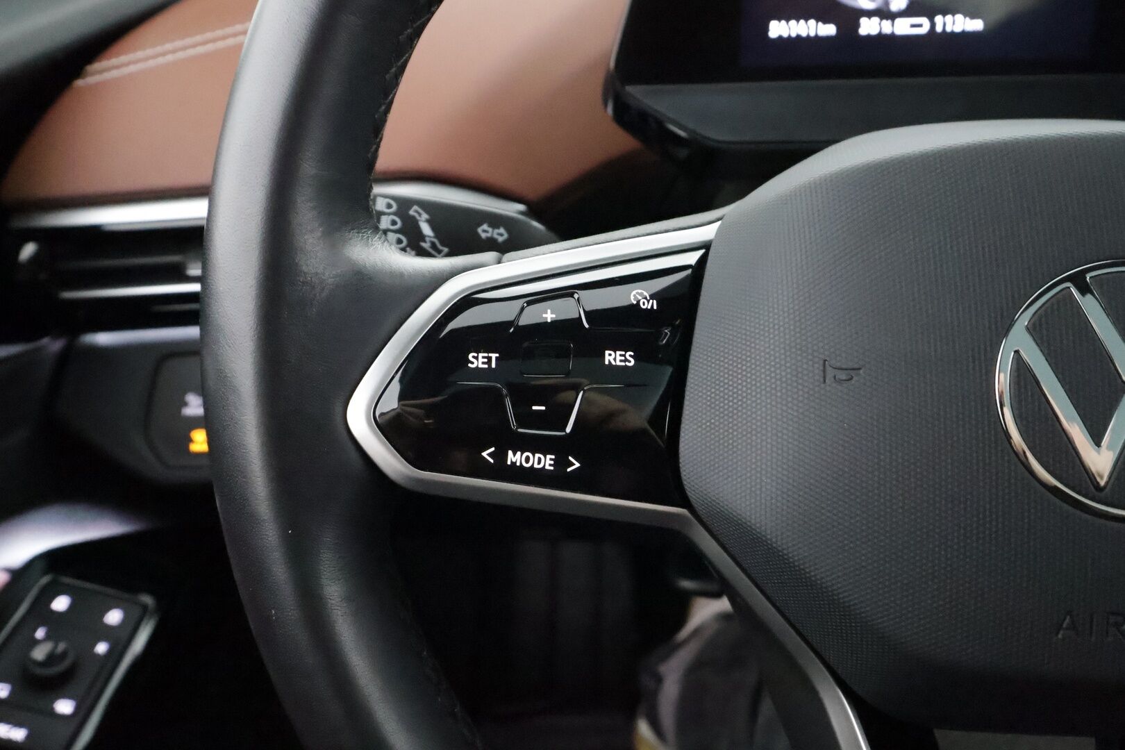 VOLKSWAGEN ID.5 2022 Pro Performance 150 kW * ILP / Koukku / ACC / Matrix-LED / P.tutkat / Navi / Kaistavahti / Digimittaristo * - Kahdet renkaat - Osta nyt, maksa vasta ensi vuonna