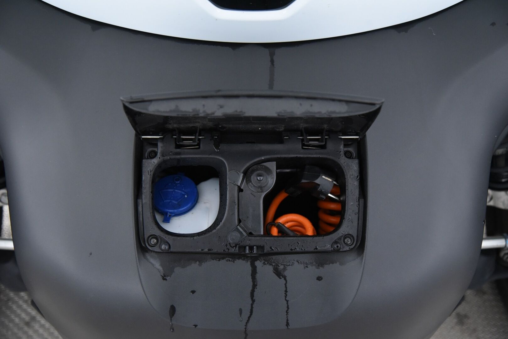 Renault TWIZY 2019 7le 6,1 kWh / - YritysOutlet - Myydään vain yrityksille - Tämä auto myydään YritysOutlet -valikoimasta vain yritykselle / Suomi-auto / Huoltokirja / Digimittaristo
