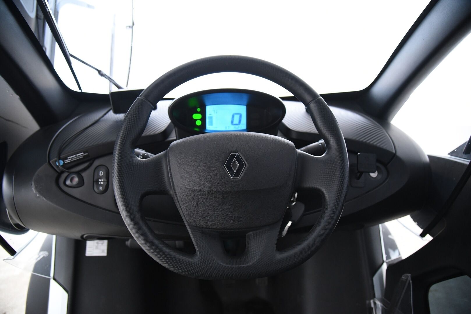 Renault TWIZY 2019 7le 6,1 kWh / - YritysOutlet - Myydään vain yrityksille - Tämä auto myydään YritysOutlet -valikoimasta vain yritykselle / Suomi-auto / Huoltokirja / Digimittaristo