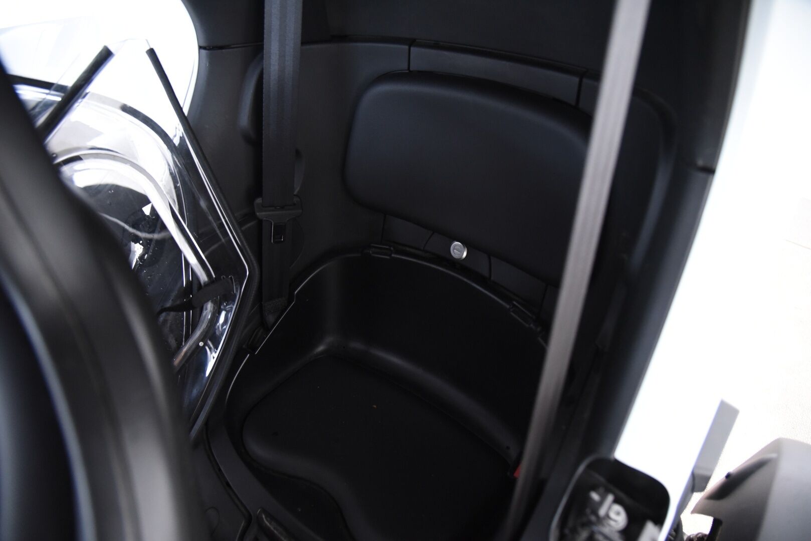 Renault TWIZY 2019 7le 6,1 kWh / - YritysOutlet - Myydään vain yrityksille - Tämä auto myydään YritysOutlet -valikoimasta vain yritykselle / Suomi-auto / Huoltokirja / Digimittaristo