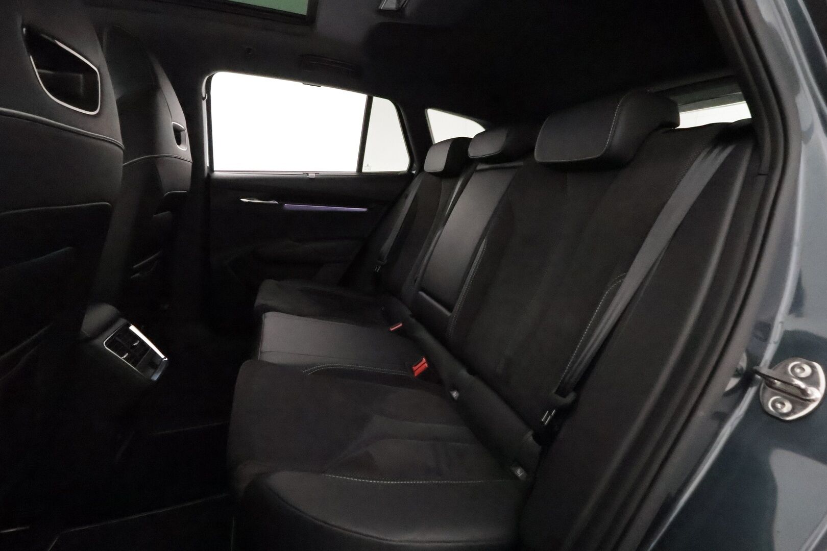 SKODA ENYAQ 2022 80 SportLine iV * Panorama / Lämpöpumppu / Muistipenkit / HUD / Adapt.vakkari / P.kamera / Apple&Android / Keyless - 3,99 % KORKOTARJOUS TÄHÄN AUTOON - 