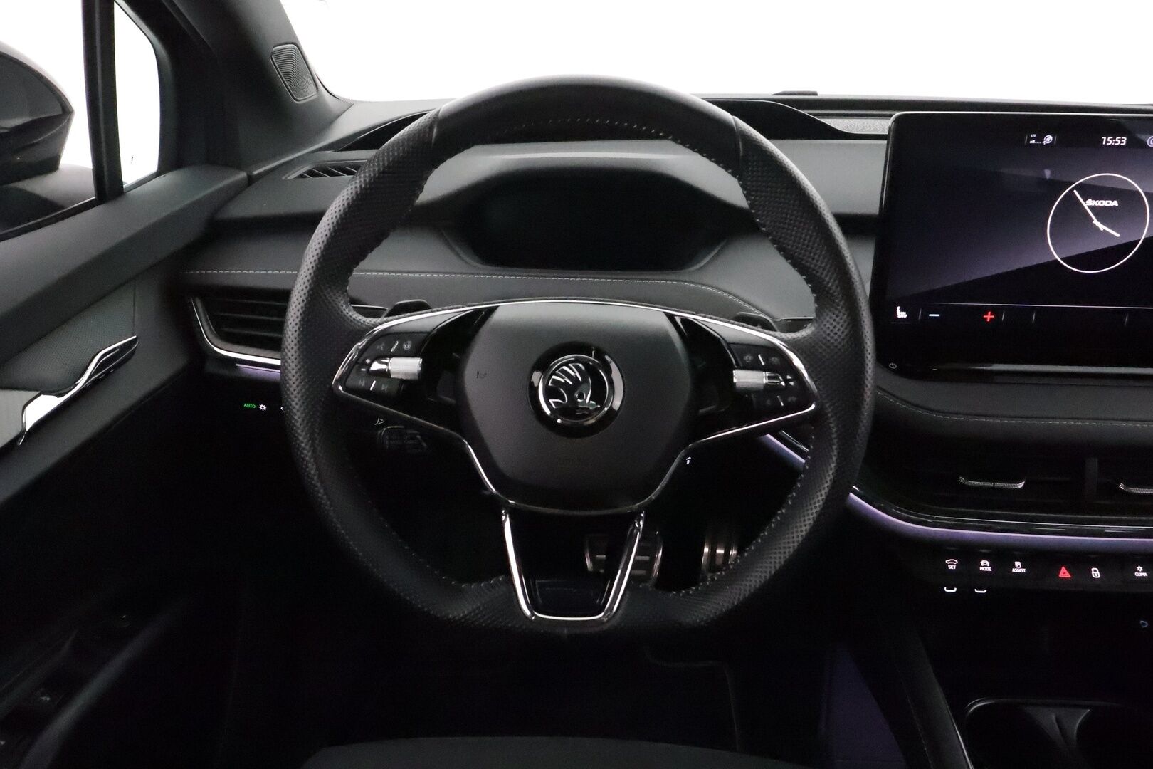 SKODA ENYAQ 2022 80 SportLine iV * Panorama / Lämpöpumppu / Muistipenkit / HUD / Adapt.vakkari / P.kamera / Apple&Android / Keyless - 3,99 % KORKOTARJOUS TÄHÄN AUTOON - 