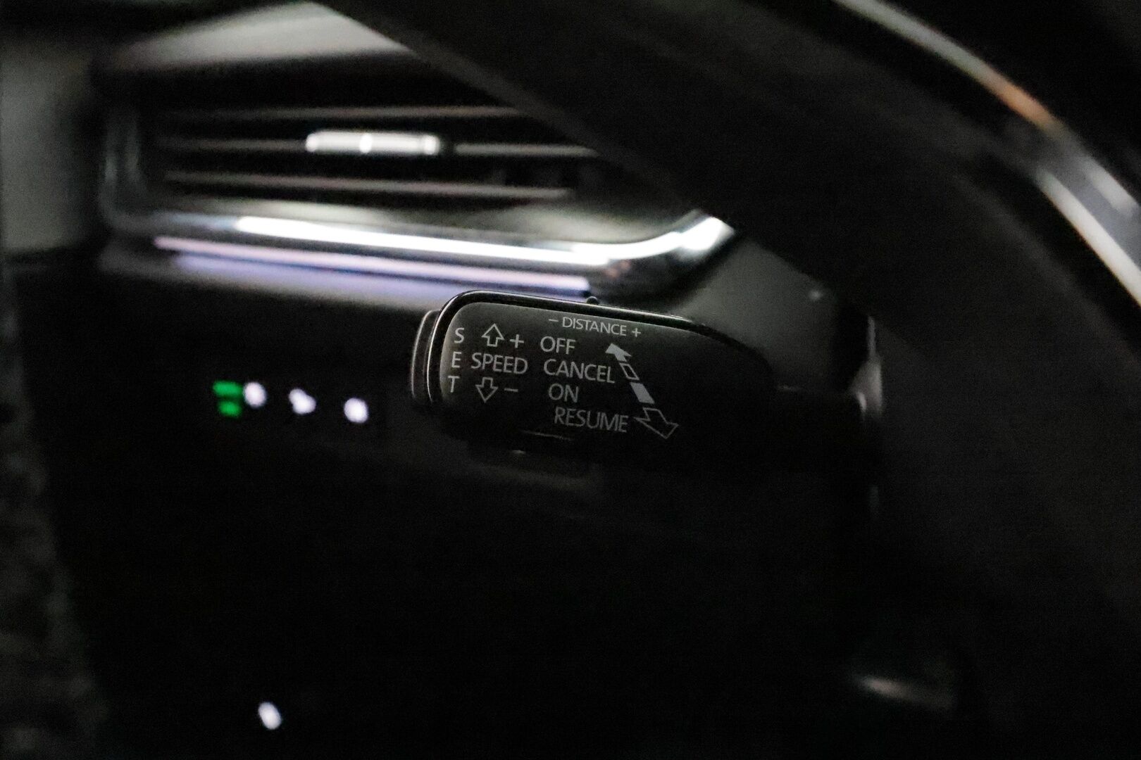 SKODA ENYAQ 2022 80 SportLine iV * Panorama / Lämpöpumppu / Muistipenkit / HUD / Adapt.vakkari / P.kamera / Apple&Android / Keyless - 3,99 % KORKOTARJOUS TÄHÄN AUTOON - 