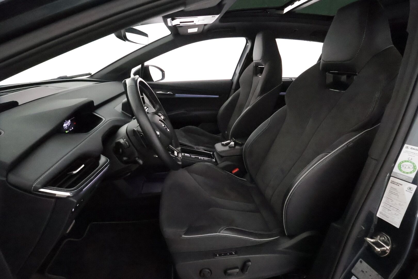 SKODA ENYAQ 2022 80 SportLine iV * Panorama / Lämpöpumppu / Muistipenkit / HUD / Adapt.vakkari / P.kamera / Apple&Android / Keyless - 3,99 % KORKOTARJOUS TÄHÄN AUTOON - 