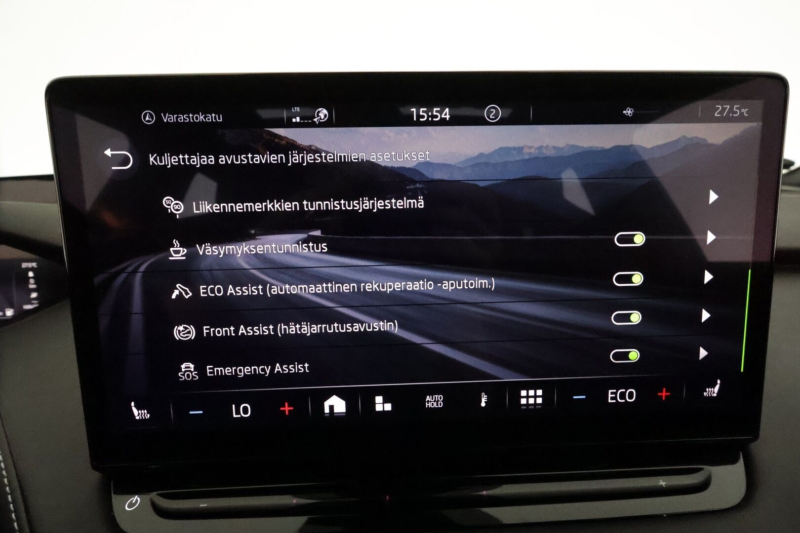SKODA ENYAQ 2022 80 SportLine iV * Panorama / Lämpöpumppu / Muistipenkit / HUD / Adapt.vakkari / P.kamera / Apple&Android / Keyless - 3,99 % KORKOTARJOUS TÄHÄN AUTOON - 