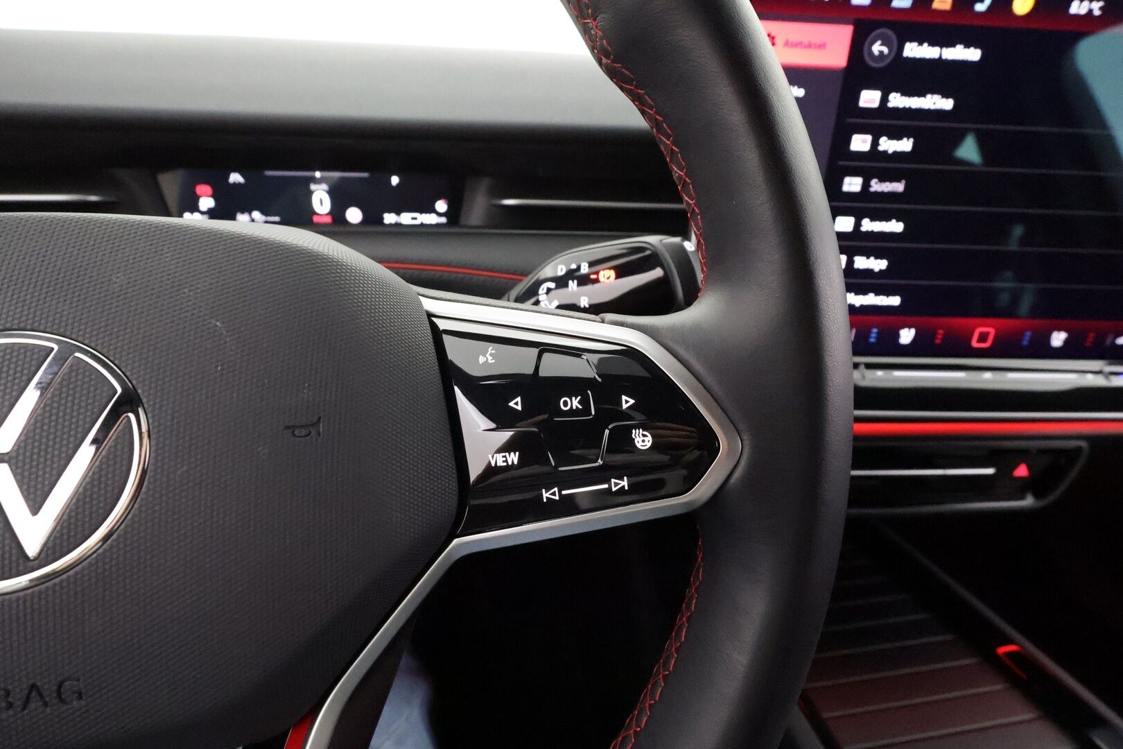 VOLKSWAGEN ID.7 2025 Tourer GTX 4Motion 250kW * ACC / HUD / H&K / Koukku / Matrix LED / 360° / ILP / Muistipenkit hieronnalla / Navi * - Kahdet renkaat aluvanteilla