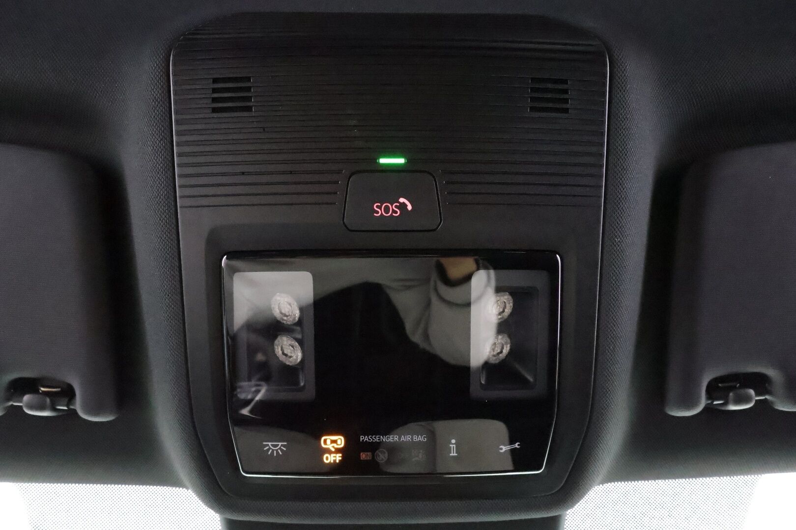 VOLKSWAGEN ID.7 2025 Tourer GTX 4Motion 250kW * ACC / HUD / H&K / Koukku / Matrix LED / 360° / ILP / Muistipenkit hieronnalla / Navi * - Kahdet renkaat aluvanteilla