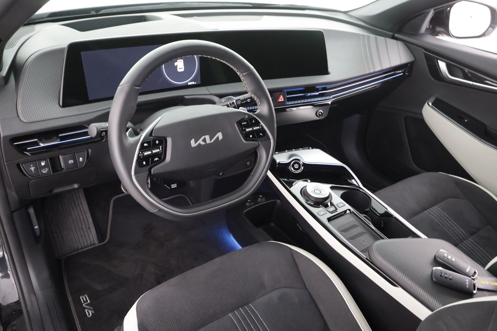 KIA EV6 2024 GT-Line AWD 77 kWh 325hv * ACC / HUD / Muistipenkki / ILP / 360° / Puolinahat / Ilmastoidut penkit / Navi * - Akku kuntotarkastettu SoH 98,7% / Kahdet renkaat aluvanteilla