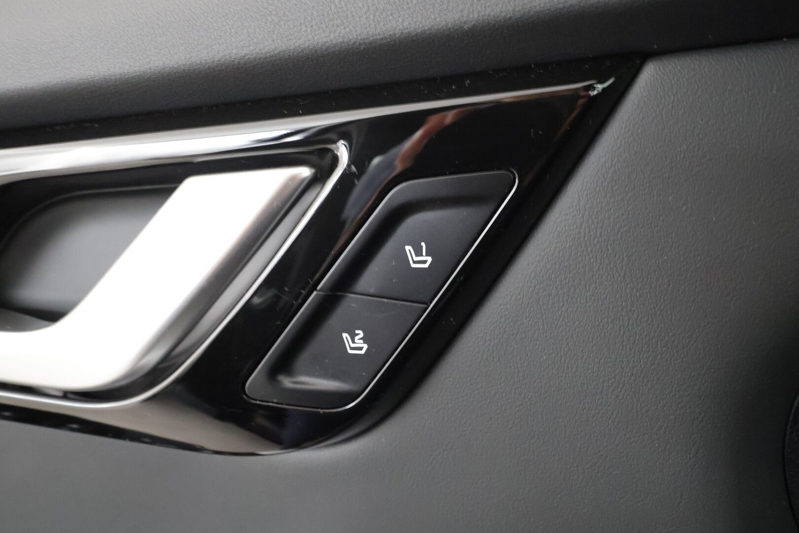 KIA EV6 2024 GT-Line AWD 77 kWh 325hv * ACC / HUD / Muistipenkki / ILP / 360° / Puolinahat / Ilmastoidut penkit / Navi * - Akku kuntotarkastettu SoH 98,7% / Kahdet renkaat aluvanteilla