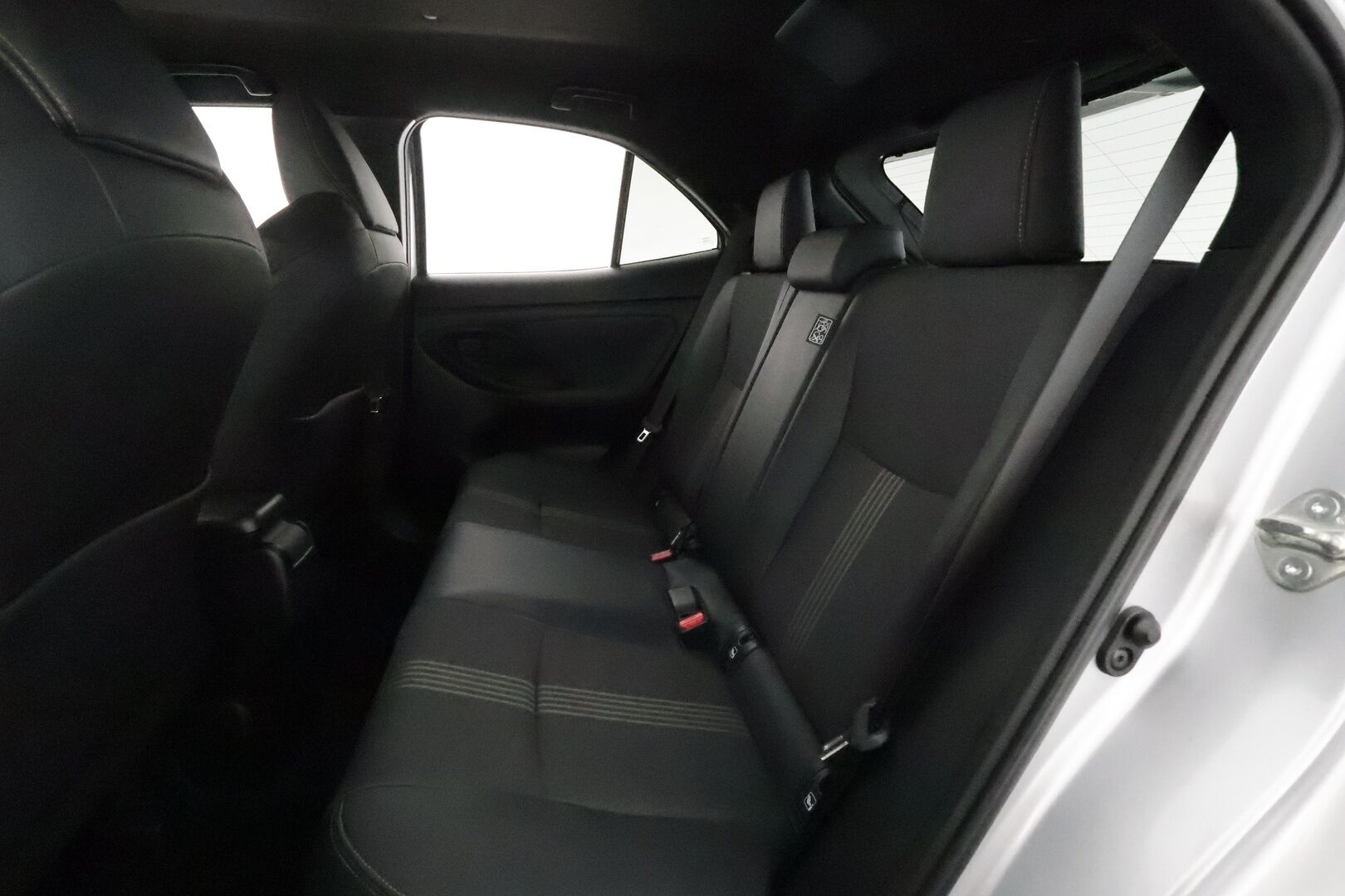 TOYOTA YARIS CROSS 2022 1,5 Hybrid AWD-i Adventure **Adapt.vakkari / P.kamera / KeylessGo / Puolinahat / LED** - Näyttävä hyvillä varusteilla oleva 1.omisteinen neliveto Yaris!