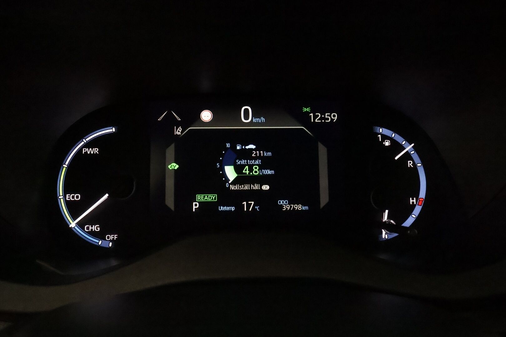 TOYOTA YARIS CROSS 2022 1,5 Hybrid AWD-i Adventure **Adapt.vakkari / P.kamera / KeylessGo / Puolinahat / LED** - Näyttävä hyvillä varusteilla oleva 1.omisteinen neliveto Yaris!