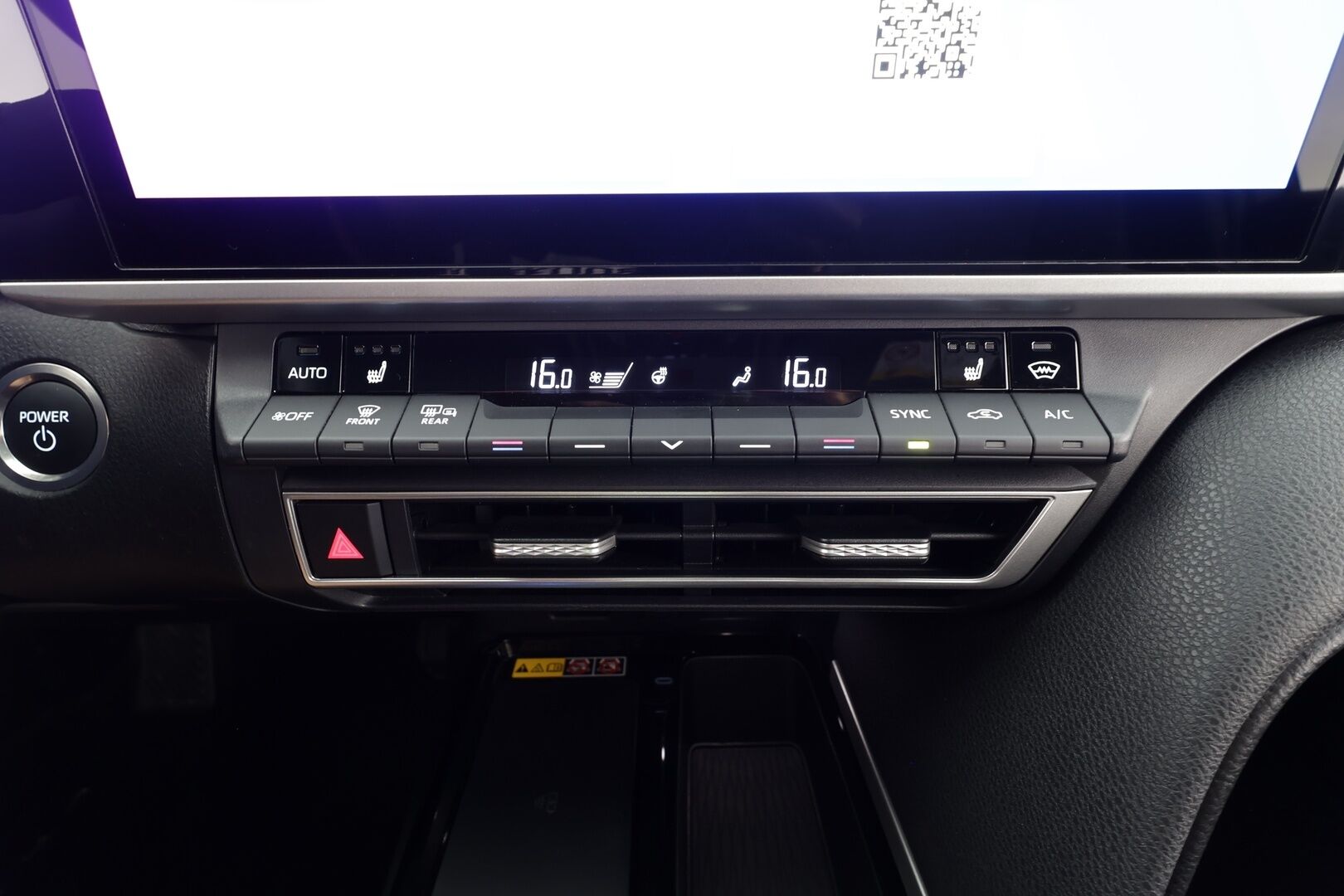 TOYOTA CAMRY 2025 Style - | ACC | Nahkaverhoilu | Sähköpenkki | P.kamera ja tutkat | LDA | BSM | PDA | Keyless | LED | Aut. pitkät | Navi | Lämm. ratti | Lämm. tuulilasi | 