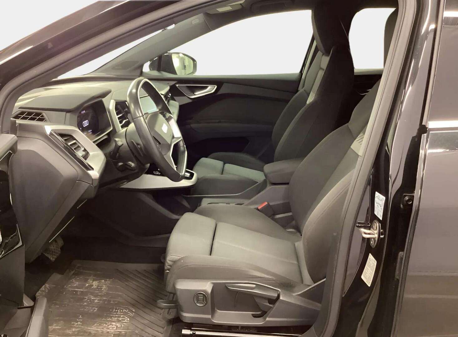 AUDI Q4 E-TRON 2022 50 e-tron quattro Proline Advanced / ACC / Sonos / Vetokoukku / Peruutuskamera / Lämpöpumppu / Sporttipenkit - HULLUT AVAJAISHULINAT KORKOTARJOUS 3,29 %