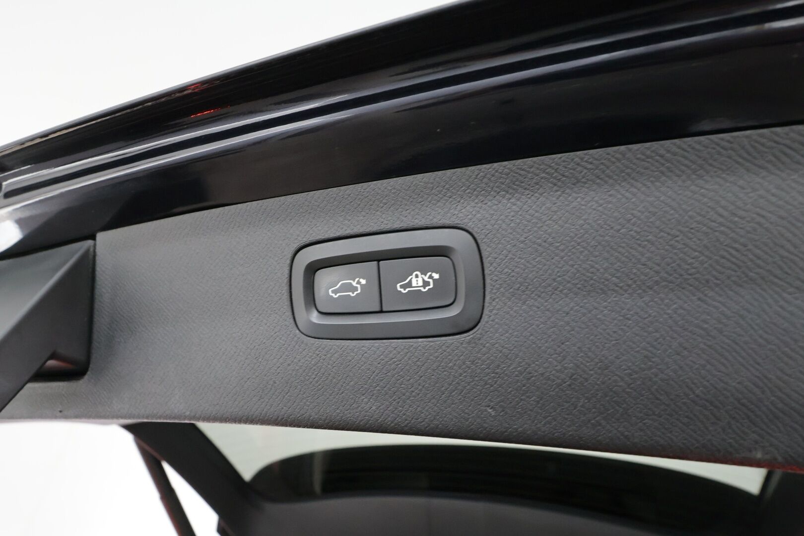 Volvo XC90 2016 D5 AWD Inscription * Pilot assist / Koukku / Webasto / Panorama / HUD / B&W / Muistipenkit / P.Kamera / Keyless / Sporttinahat * - Suomi-auto