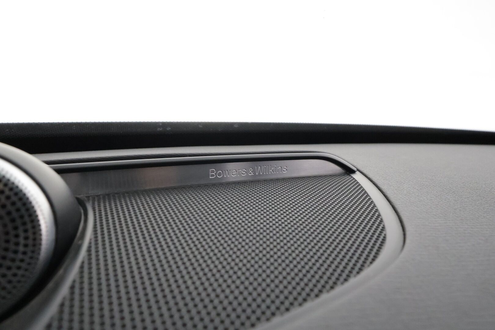 Volvo XC90 2016 D5 AWD Inscription * Pilot assist / Koukku / Webasto / Panorama / HUD / B&W / Muistipenkit / P.Kamera / Keyless / Sporttinahat * - Suomi-auto