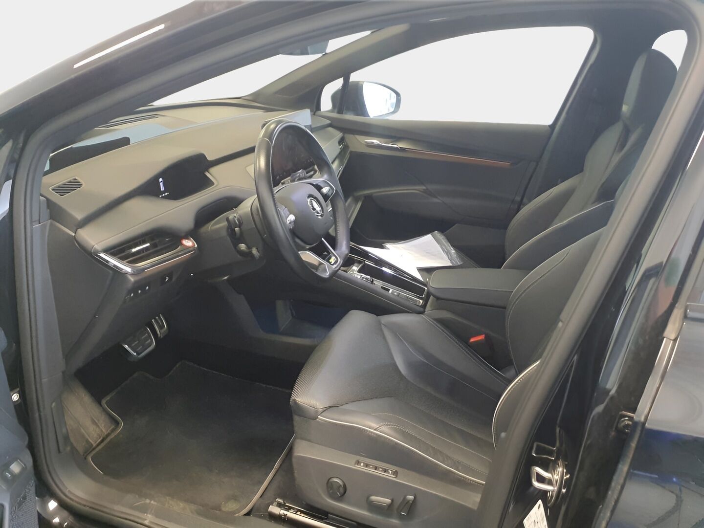 SKODA ENYAQ 2024 Coupe 85x RS - | ACC | ILP | Koukku | Matrix-LED | Canton | 360-Kamera | Hierova muistipenkki | Ratinlämmitys | Keyless | Apple&Android | Merkkihuollettu |
