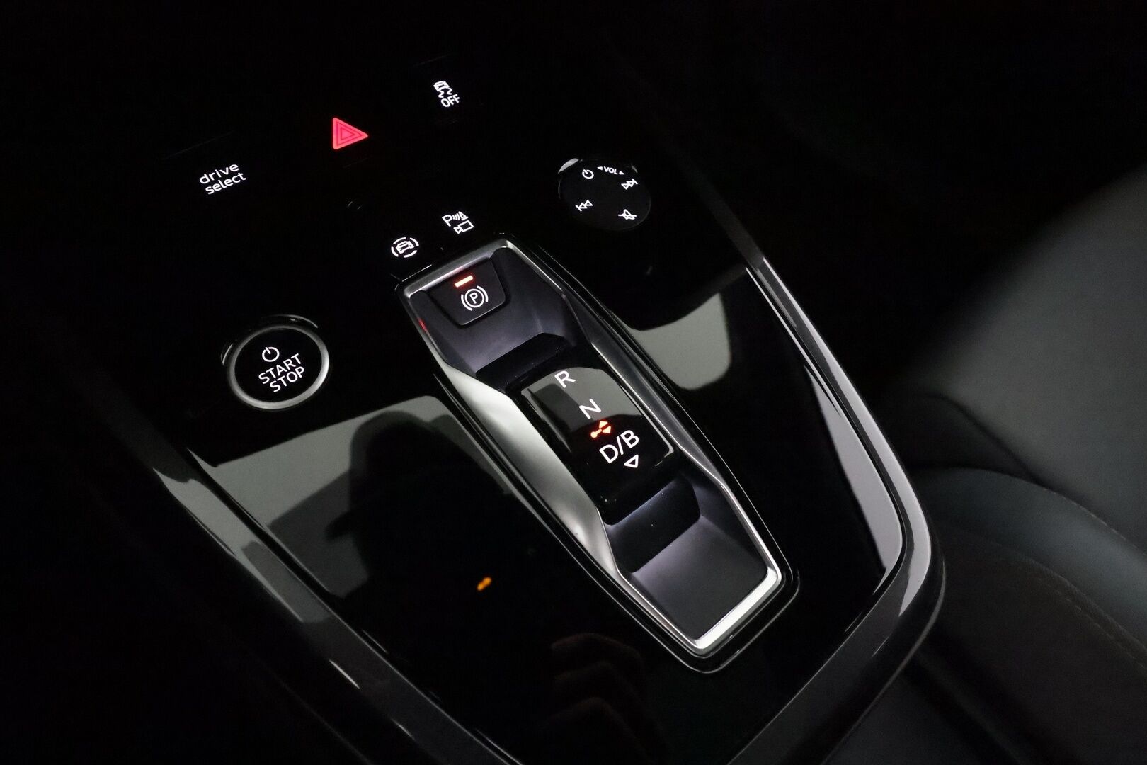 AUDI Q4 E-TRON 2022 Sportback e-tron 50 quattro **HUD / Adapt.vakkari / Lämpöpumppu / Panoraama / Sporttipenkit / Matrix LED / P.kamera** - 3,99 % KORKOTARJOUS TÄHÄN AUTOON - Akku kuntotarkastettu!