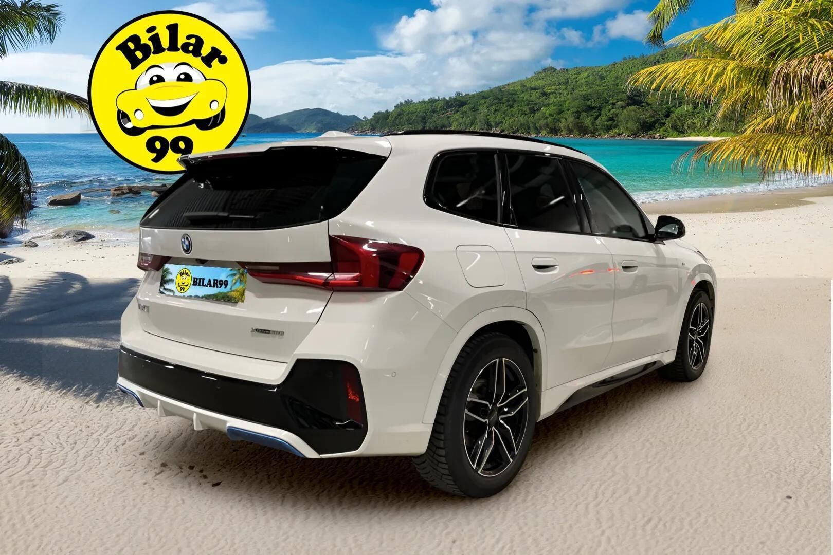 BMW IX1 2023 U11 30 xDrive M Sport * H&K / Muistipenkki hieronnalla / Adapt.Alusta / P.kamera / Koukku / Puolinahat / Navi / LED * - Kahdet renkaat aluvanteilla / Merkkihuollettu