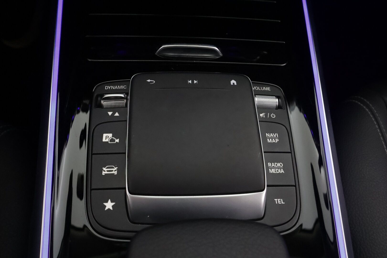 Mercedes-Benz EQB 2023 300 4MATIC Business - | Distronic+ | Lisälämmitin | Widescreen | HUD | Panorama | High Perofmance LED | Burmester | Puolinahat | Keyless | Apple&Android |