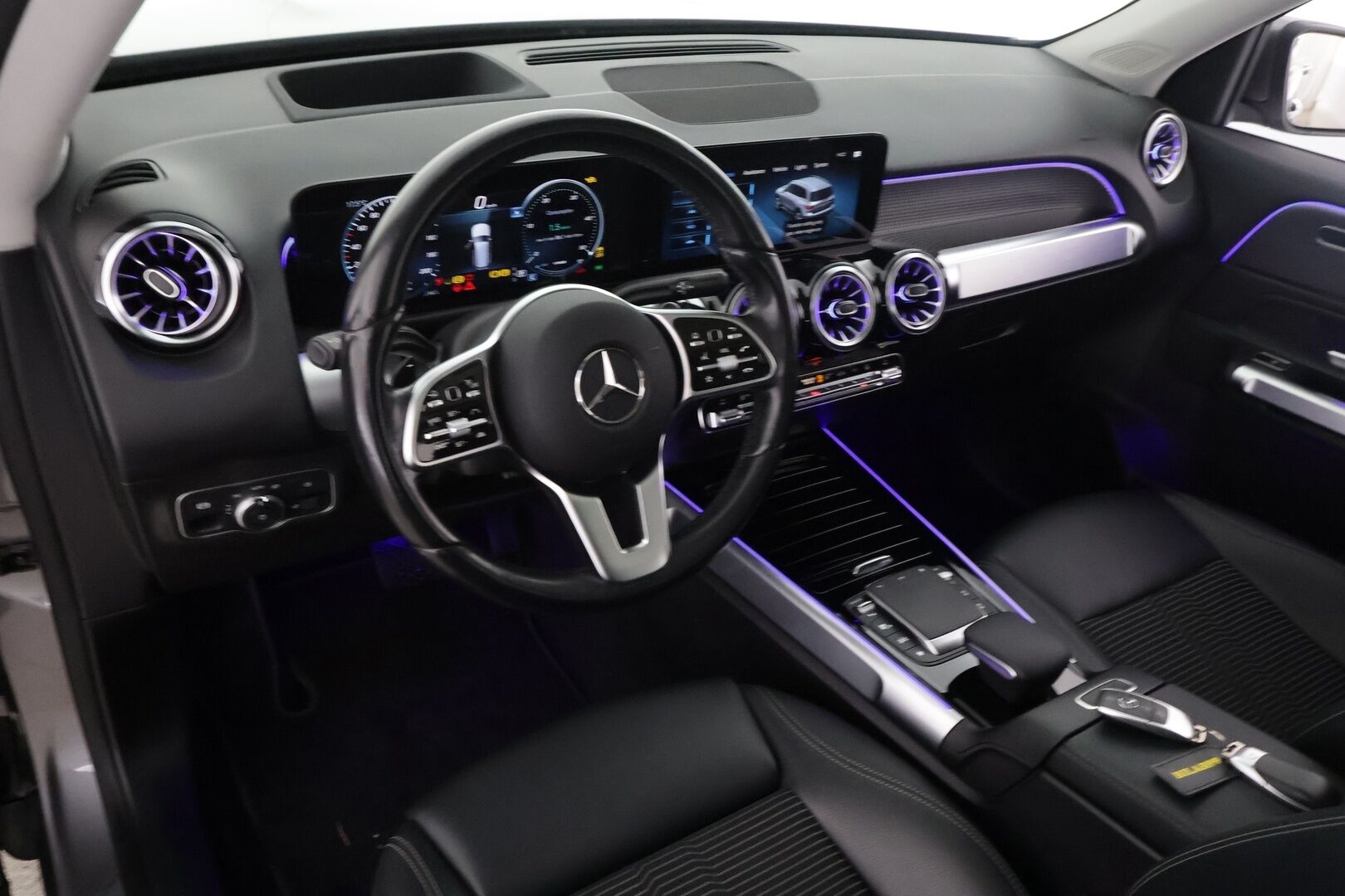 Mercedes-Benz EQB 2023 300 4MATIC Business - | Distronic+ | Lisälämmitin | Widescreen | HUD | Panorama | High Perofmance LED | Burmester | Puolinahat | Keyless | Apple&Android |