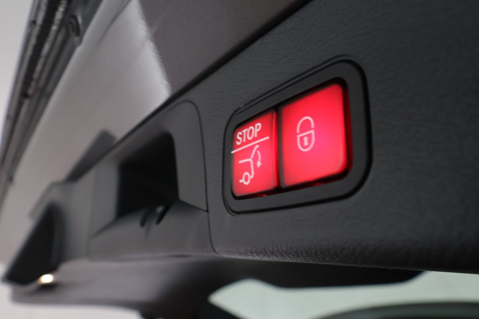 Mercedes-Benz EQB 2023 300 4MATIC Business - | Distronic+ | Lisälämmitin | Widescreen | HUD | Panorama | High Perofmance LED | Burmester | Puolinahat | Keyless | Apple&Android |