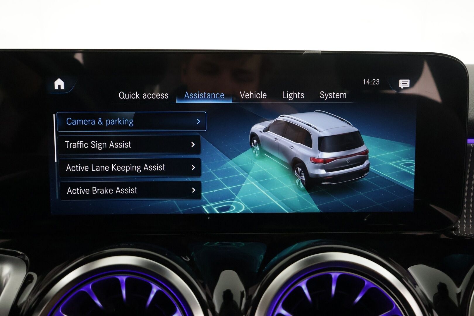 Mercedes-Benz EQB 2023 300 4MATIC Business - | Distronic+ | Lisälämmitin | Widescreen | HUD | Panorama | High Perofmance LED | Burmester | Puolinahat | Keyless | Apple&Android |