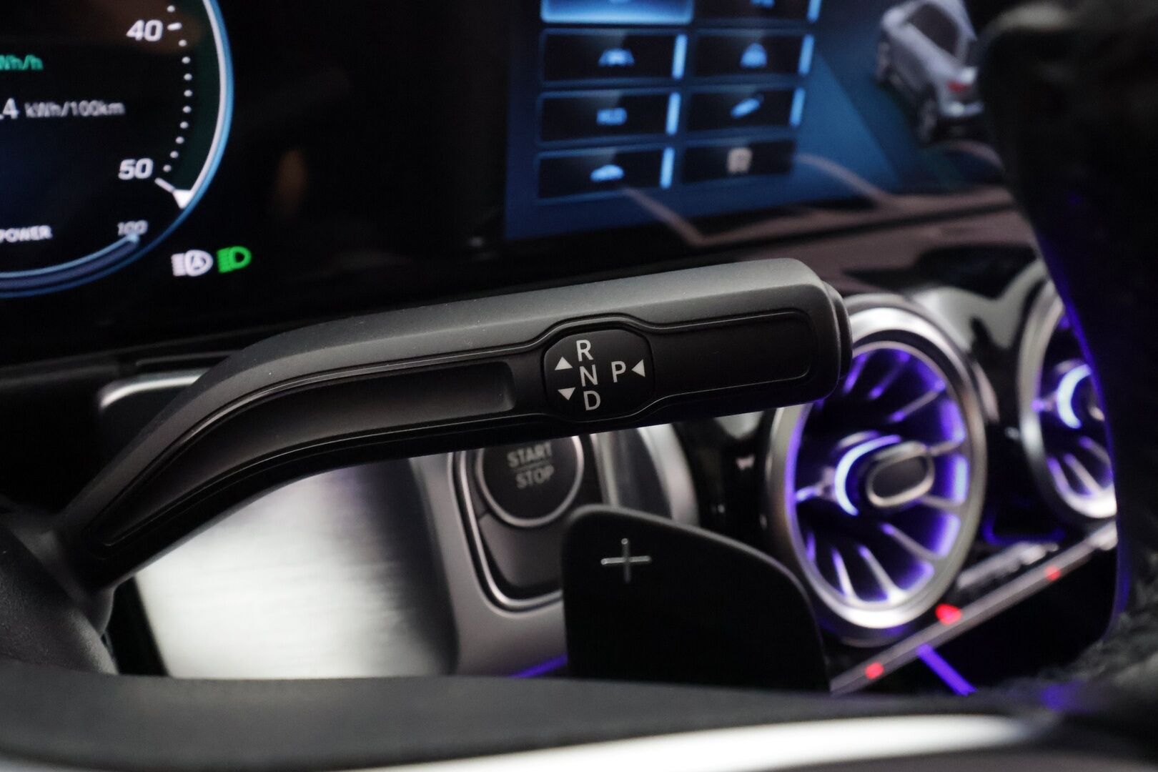 Mercedes-Benz EQB 2023 300 4MATIC Business - | Distronic+ | Lisälämmitin | Widescreen | HUD | Panorama | High Perofmance LED | Burmester | Puolinahat | Keyless | Apple&Android |
