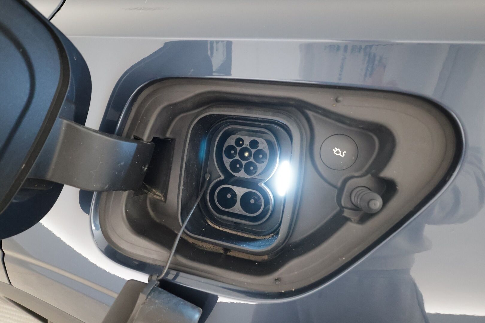 POLESTAR 2 2023 Performance * ACC / ILP / 360° / H&K / Muistipenkki / Lasikatto / LED / Navi * - Merkkihuollettu / Akku kuntotarkastettu SoH 95,2% - Osta nyt, maksa vasta ensi vuonna