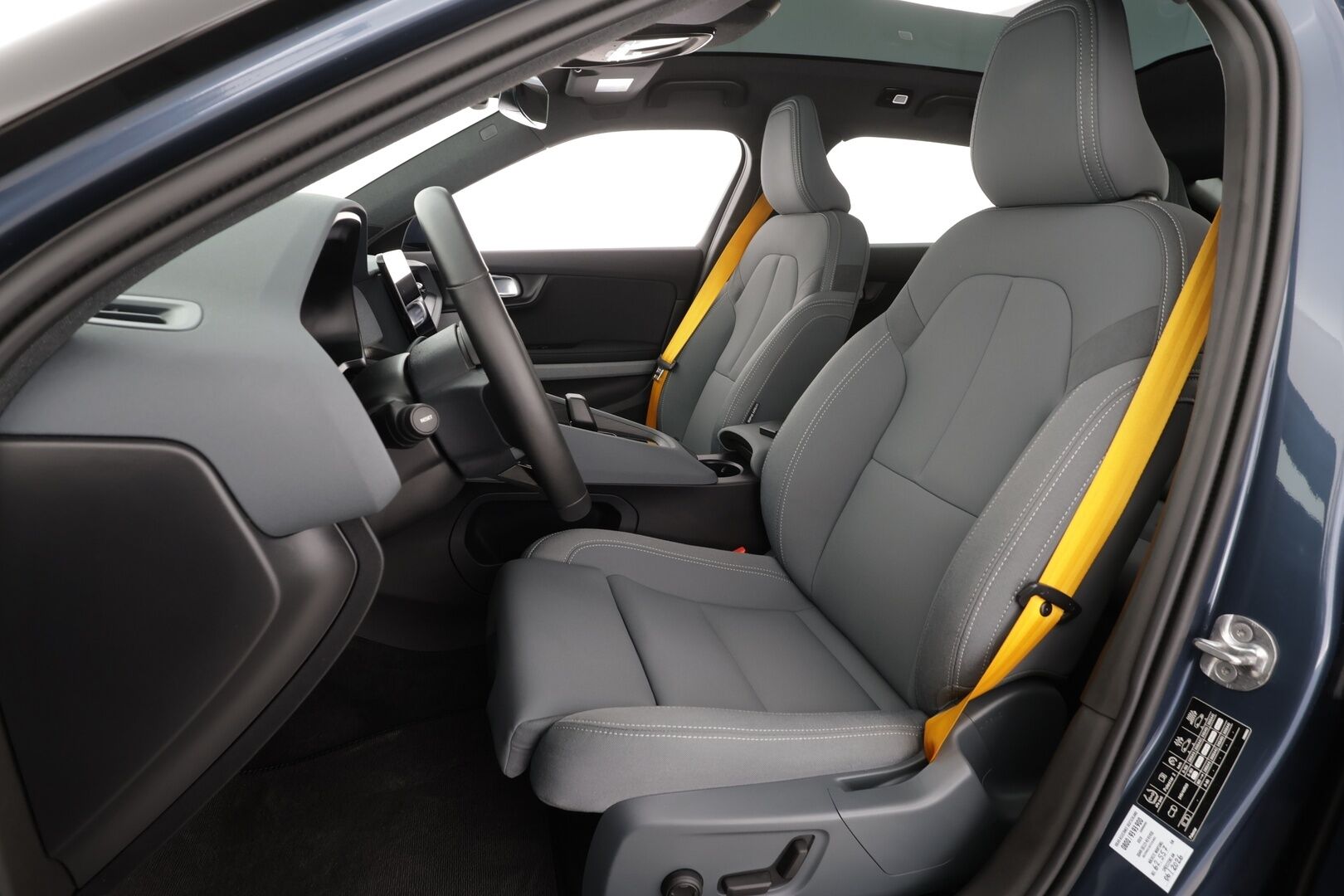 POLESTAR 2 2023 Performance * ACC / ILP / 360° / H&K / Muistipenkki / Lasikatto / LED / Navi * - Merkkihuollettu / Akku kuntotarkastettu SoH 95,2% - Osta nyt, maksa vasta ensi vuonna