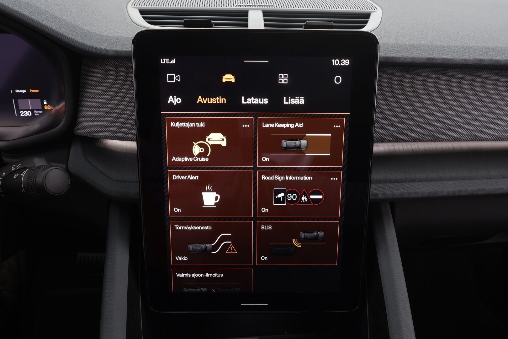 POLESTAR 2 2023 Performance * ACC / ILP / 360° / H&K / Muistipenkki / Lasikatto / LED / Navi * - Merkkihuollettu / Akku kuntotarkastettu SoH 95,2% - Osta nyt, maksa vasta ensi vuonna