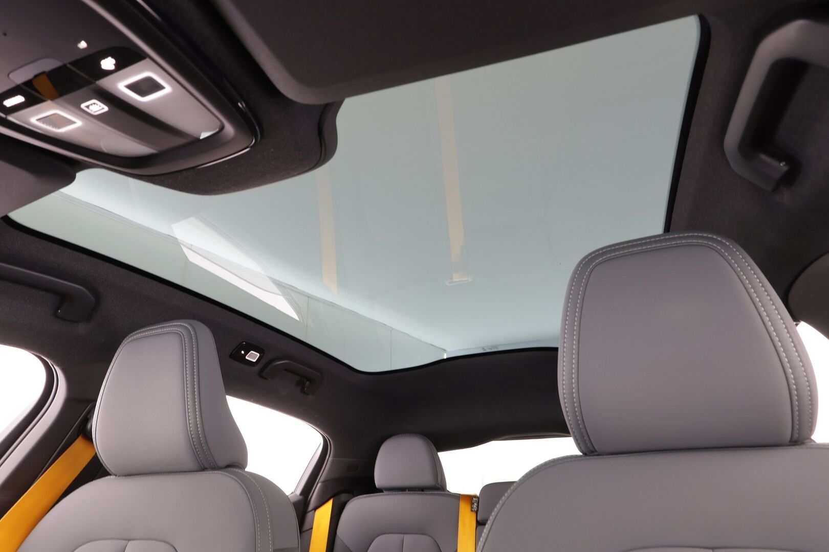 POLESTAR 2 2023 Performance * ACC / ILP / 360° / H&K / Muistipenkki / Lasikatto / LED / Navi * - Merkkihuollettu / Akku kuntotarkastettu SoH 95,2% - Osta nyt, maksa vasta ensi vuonna