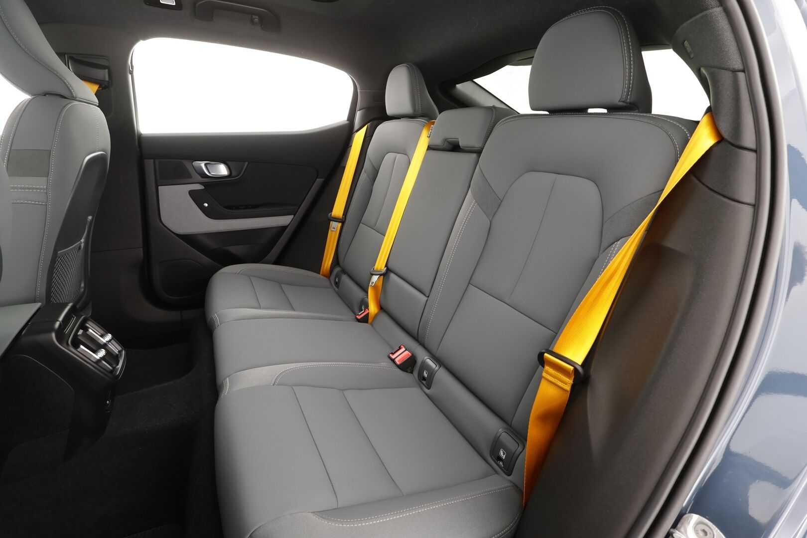 POLESTAR 2 2023 Performance * ACC / ILP / 360° / H&K / Muistipenkki / Lasikatto / LED / Navi * - Merkkihuollettu / Akku kuntotarkastettu SoH 95,2% - Osta nyt, maksa vasta ensi vuonna