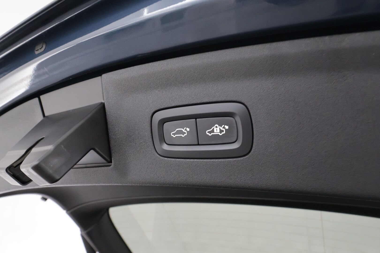 POLESTAR 2 2023 Performance * ACC / ILP / 360° / H&K / Muistipenkki / Lasikatto / LED / Navi * - Merkkihuollettu / Akku kuntotarkastettu SoH 95,2% - Osta nyt, maksa vasta ensi vuonna