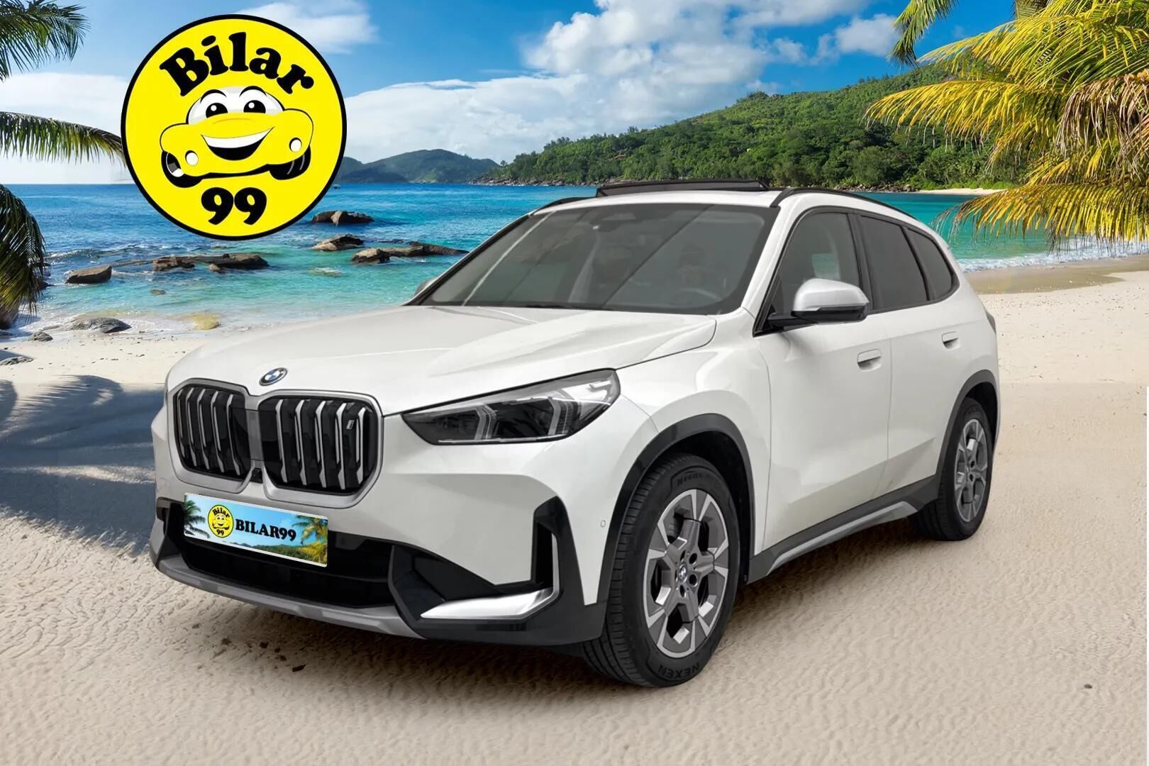 BMW IX1 2023 30 xDrive xLine ** Panorama / HUD / Sporttinahat / 360 Kamera / TULOSSA ** - 3,99 % KORKOTARJOUS TÄHÄN AUTOON - Adapt.vakkari / Vetokoukku / 2x vanteet 