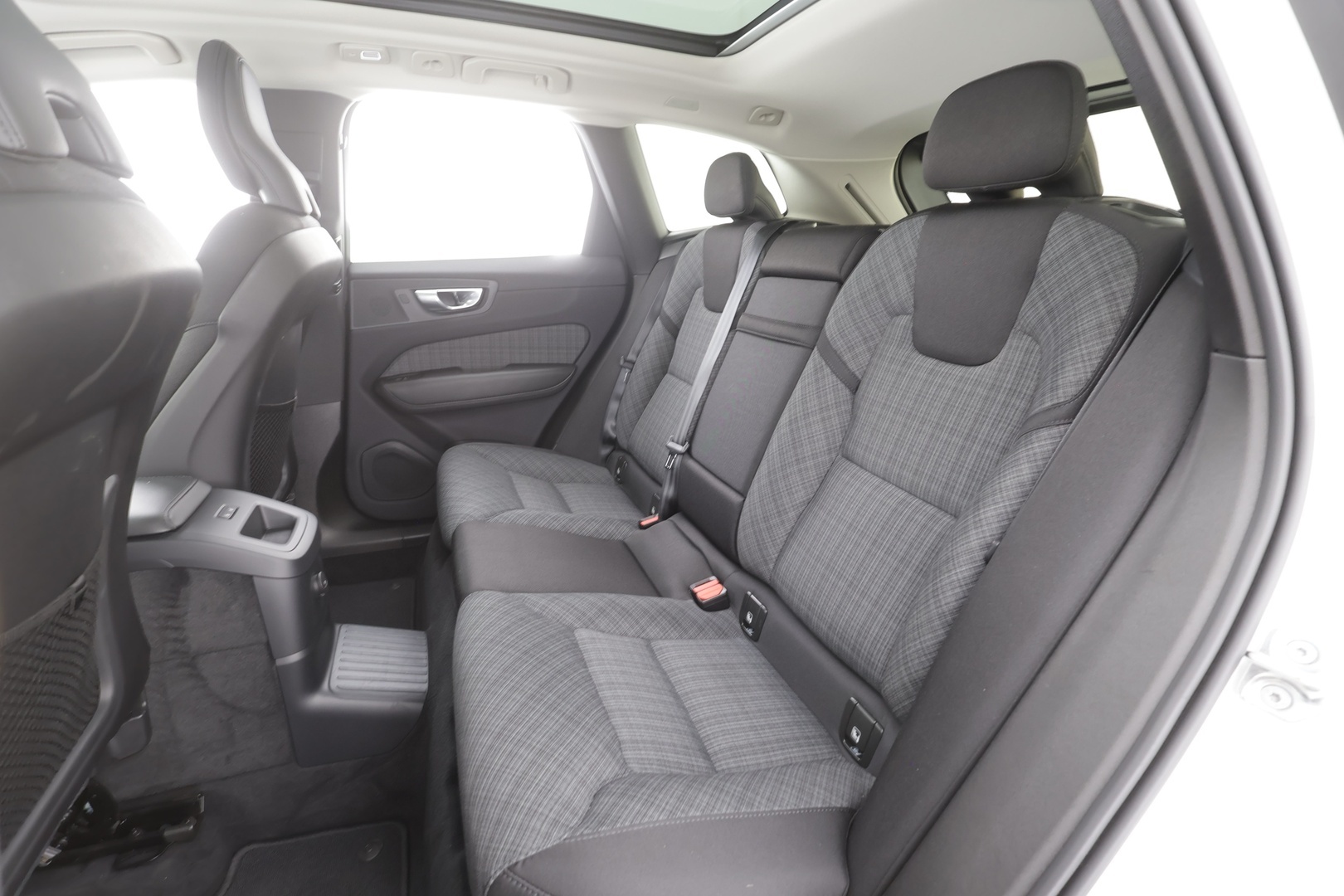 Volvo XC60 2023 T6 Recharge Long Range AWD Bright Core - | ACC | Webasto | Full-LED | Panorama | High Performance audio | Osasähköt | Keyless | P.Kamera | Apple&Android | Merkkihuollettu | Kahdet Renkaat |