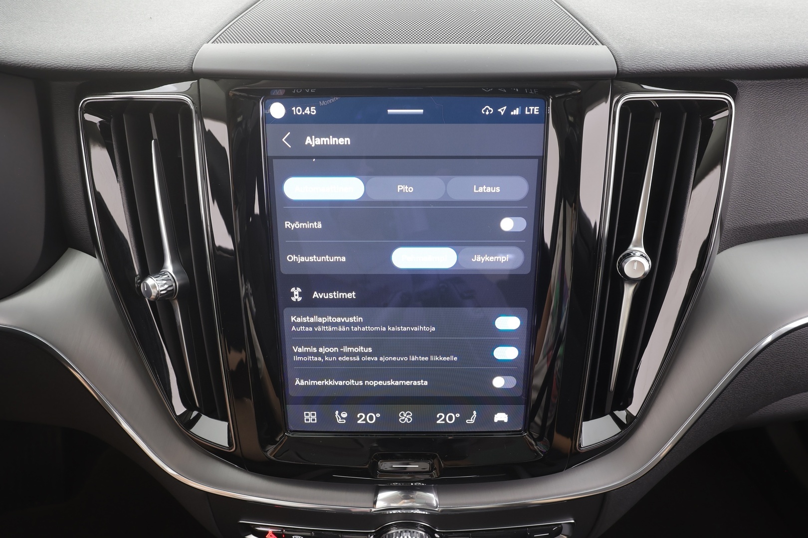 Volvo XC60 2023 T6 Recharge Long Range AWD Bright Core - | ACC | Webasto | Full-LED | Panorama | High Performance audio | Osasähköt | Keyless | P.Kamera | Apple&Android | Merkkihuollettu | Kahdet Renkaat |
