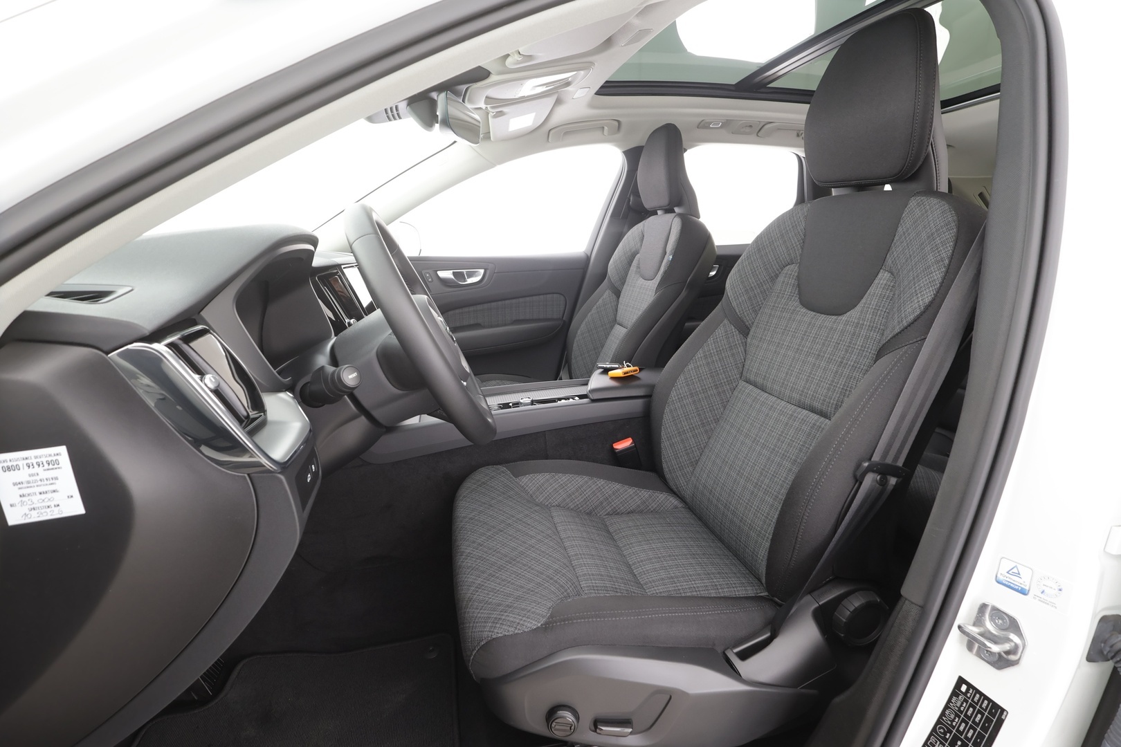 Volvo XC60 2023 T6 Recharge Long Range AWD Bright Core - | ACC | Webasto | Full-LED | Panorama | High Performance audio | Osasähköt | Keyless | P.Kamera | Apple&Android | Merkkihuollettu | Kahdet Renkaat |