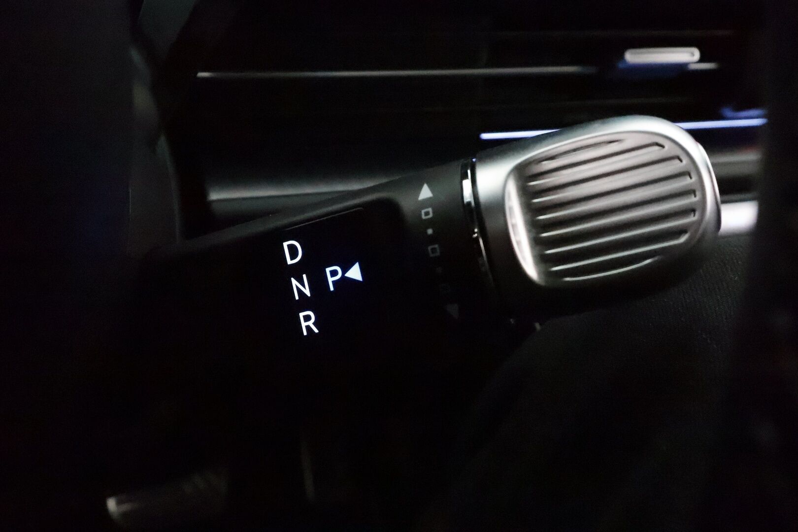 HYUNDAI IONIQ 6 2023 AWD First Edition 77 kWh 325 hv **Adapt.vakkari / Bose / HUD / 360° / Sähköpenkit / Lämpöpumppu / LED / Navi** - 3,99 % KORKOTARJOUS TÄHÄN AUTOON 31.8. ASTI! - Akku kuntotarkastettu / Muistipenkki / Puolinahat / Penkinlämmittimet takana / Ratinlämmitin / Lasikattoluukku / Widescreen