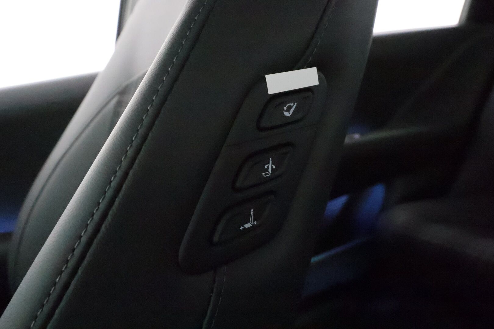 HYUNDAI IONIQ 6 2023 AWD First Edition 77 kWh 325 hv **Adapt.vakkari / Bose / HUD / 360° / Sähköpenkit / Lämpöpumppu / LED / Navi** - 3,99 % KORKOTARJOUS TÄHÄN AUTOON 31.8. ASTI! - Akku kuntotarkastettu / Muistipenkki / Puolinahat / Penkinlämmittimet takana / Ratinlämmitin / Lasikattoluukku / Widescreen