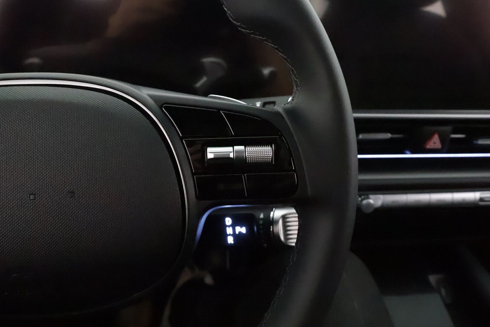 HYUNDAI IONIQ 6 2023 AWD First Edition 77 kWh 325 hv **Adapt.vakkari / Bose / HUD / 360° / Sähköpenkit / Lämpöpumppu / LED / Navi** - 3,99 % KORKOTARJOUS TÄHÄN AUTOON 31.8. ASTI! - Akku kuntotarkastettu / Muistipenkki / Puolinahat / Penkinlämmittimet takana / Ratinlämmitin / Lasikattoluukku / Widescreen