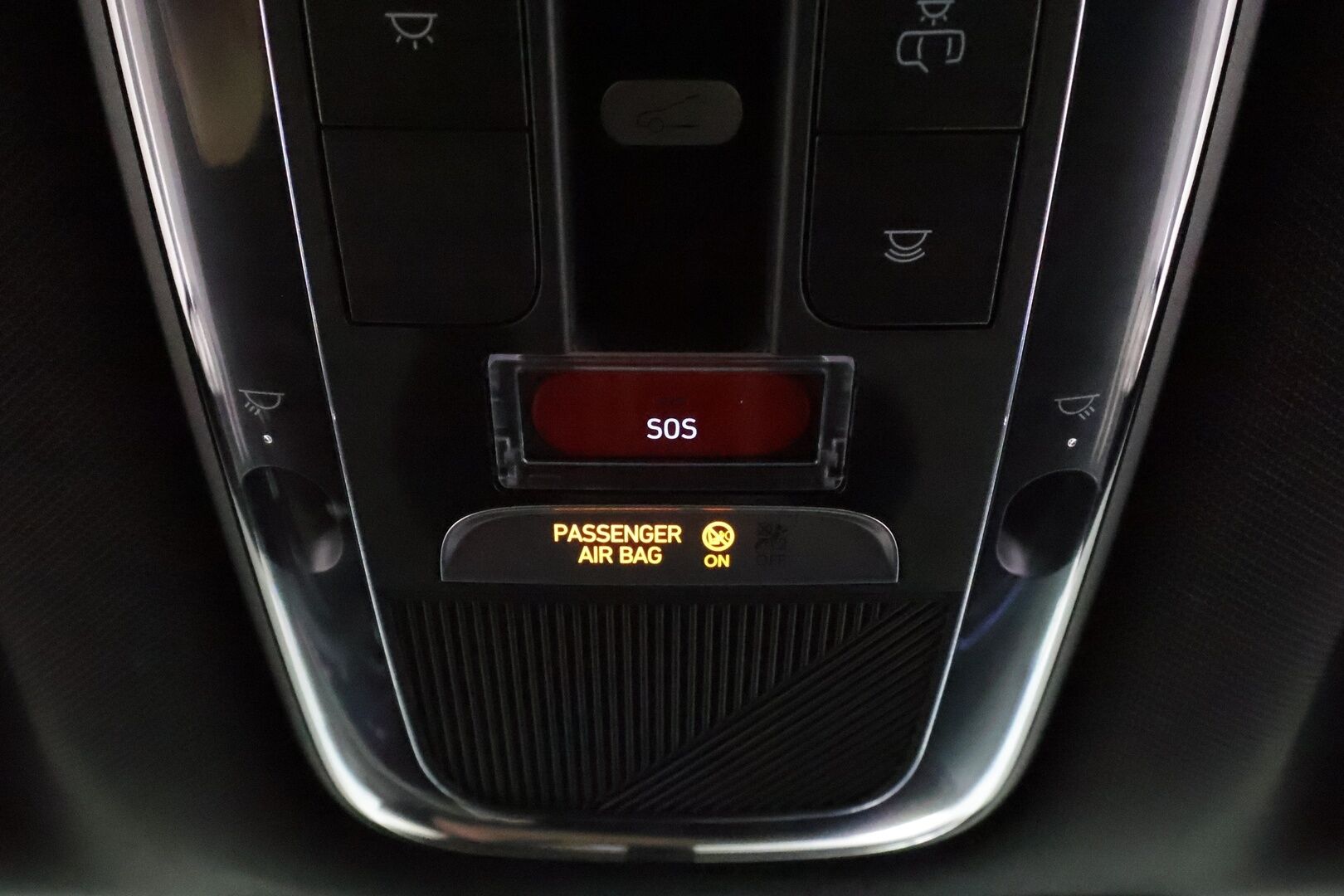 HYUNDAI IONIQ 6 2023 AWD First Edition 77 kWh 325 hv **Adapt.vakkari / Bose / HUD / 360° / Sähköpenkit / Lämpöpumppu / LED / Navi** - 3,99 % KORKOTARJOUS TÄHÄN AUTOON 31.8. ASTI! - Akku kuntotarkastettu / Muistipenkki / Puolinahat / Penkinlämmittimet takana / Ratinlämmitin / Lasikattoluukku / Widescreen