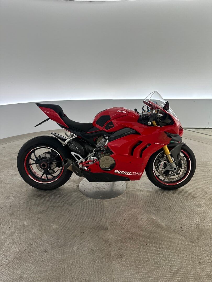 Ducati Panigale V4 2020 Panigale V4 S Arrow / Öhlins / Suomi-pyörä - Poikkeuksellisen kattavasti varusteltu V4s! Arrow / Bluetooth / Suomi-pyörä / Öhlins / Cordona -shfteri yms.