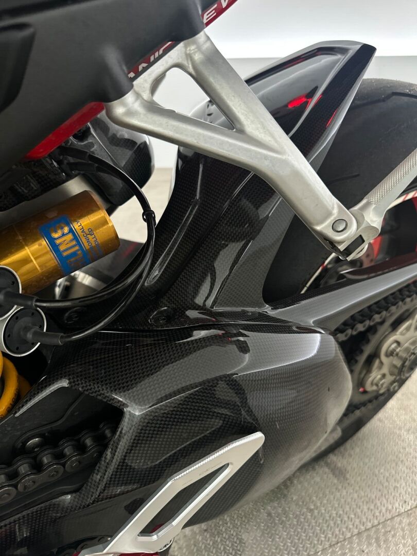 Ducati Panigale V4 2020 Panigale V4 S Arrow / Öhlins / Suomi-pyörä - Poikkeuksellisen kattavasti varusteltu V4s! Arrow / Bluetooth / Suomi-pyörä / Öhlins / Cordona -shfteri yms.