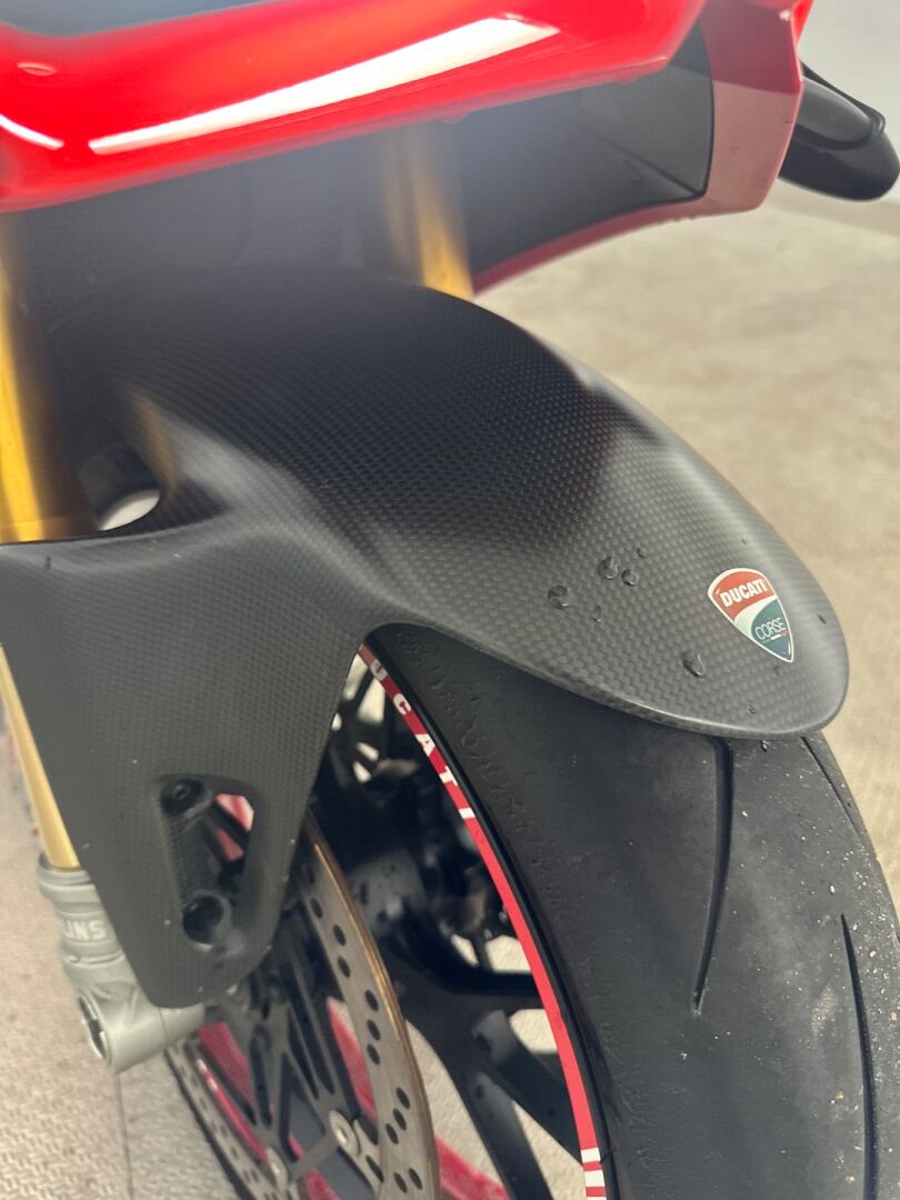 Ducati Panigale V4 2020 Panigale V4 S Arrow / Öhlins / Suomi-pyörä - Poikkeuksellisen kattavasti varusteltu V4s! Arrow / Bluetooth / Suomi-pyörä / Öhlins / Cordona -shfteri yms.