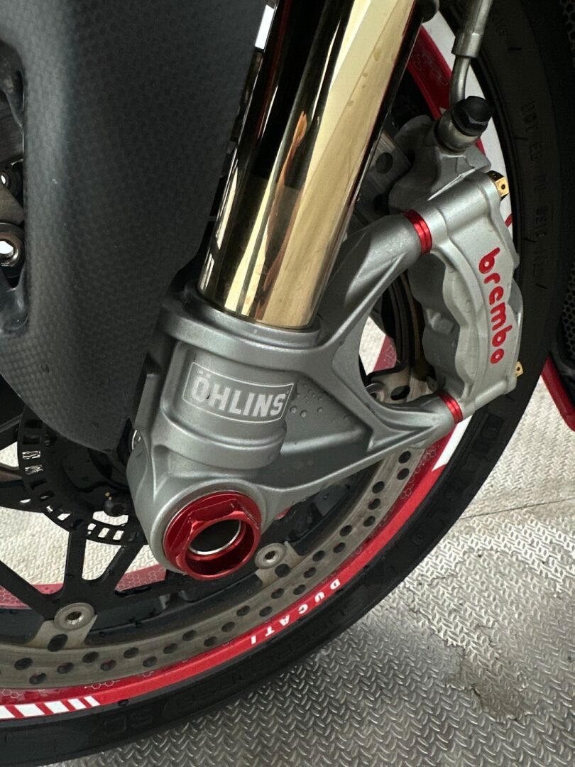 Ducati Panigale V4 2020 Panigale V4 S Arrow / Öhlins / Suomi-pyörä - Poikkeuksellisen kattavasti varusteltu V4s! Arrow / Bluetooth / Suomi-pyörä / Öhlins / Cordona -shfteri yms.